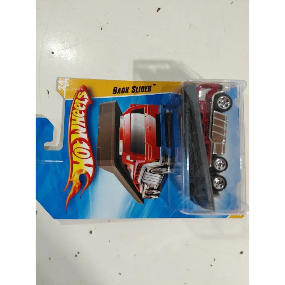 NIP Hot Wheels 2010 New Model 1:64 Die Cast Back Slider Rollback Truck